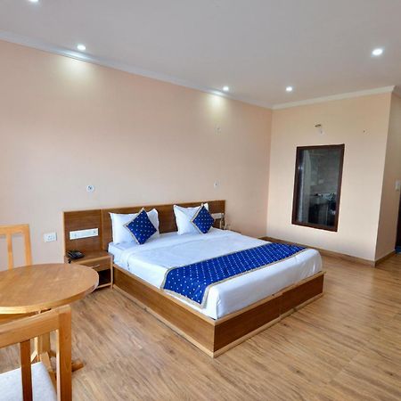 קאוסאני Uttarakhand Resort מראה חיצוני תמונה