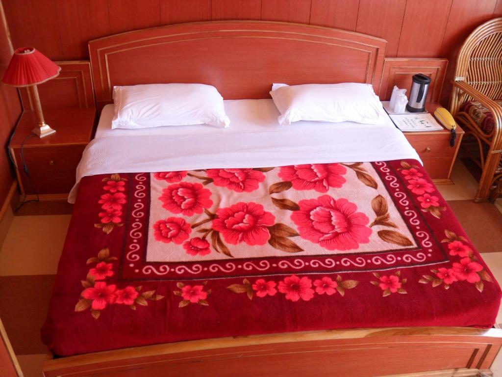 קאוסאני Uttarakhand Resort מראה חיצוני תמונה